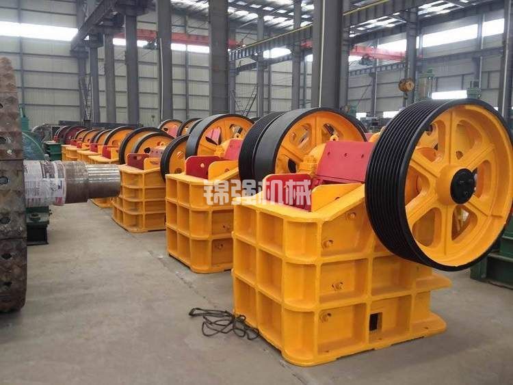 鐵礦石破碎機的原理特點及產品分類介紹(圖1) 鐵礦石破碎機的原理特點及產品分類介紹(圖1)